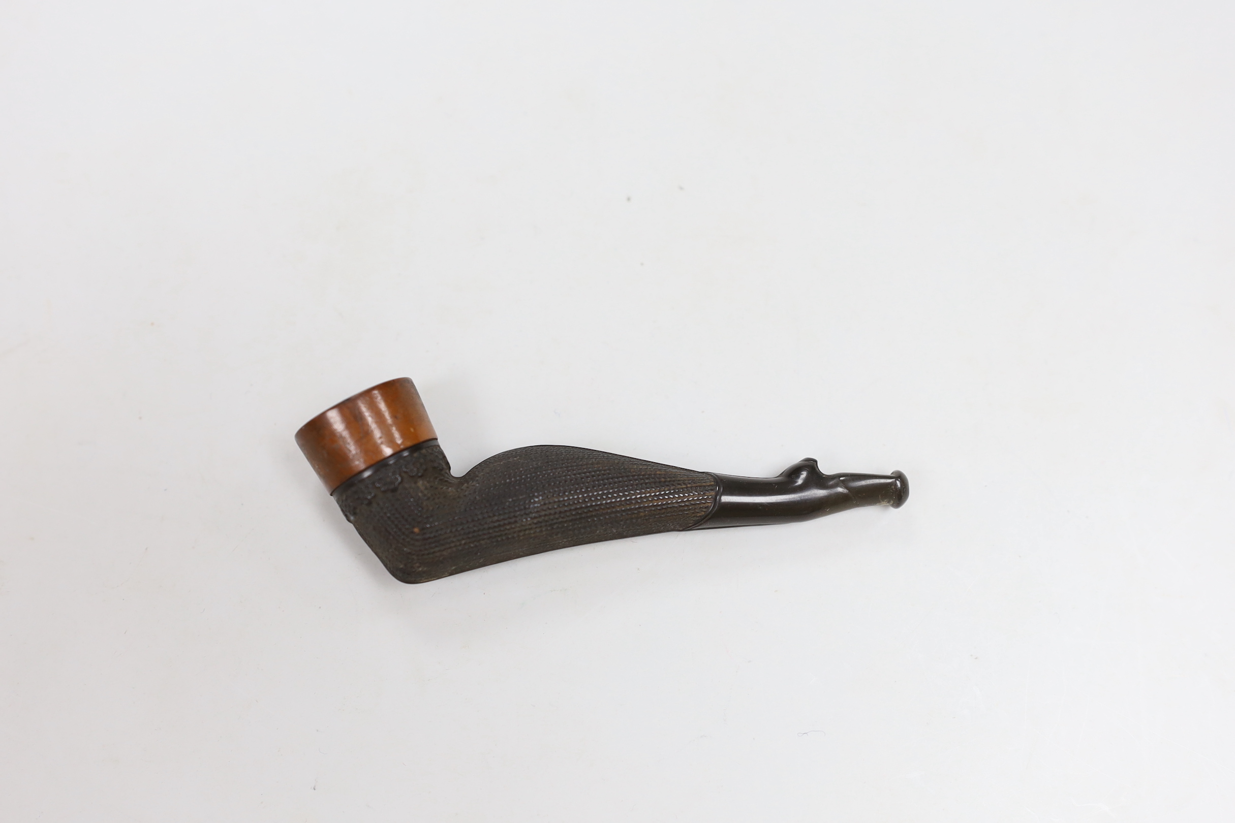 A novelty 'ladies stocking legged’ pipe, 9.5cm long